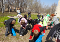 НА СУББОТНИКЕ МЫ БЫЛИ- ГОРОД СЛОВНО БЫ УМЫЛИ.